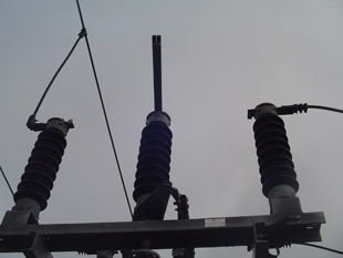 [Company_name_branding] Torre eléctrica de alta tensión