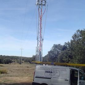 [Company_name_branding] Torre eléctrica de alta tensión