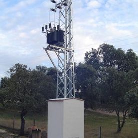 [Company_name_branding] Torre eléctrica de alta tensión