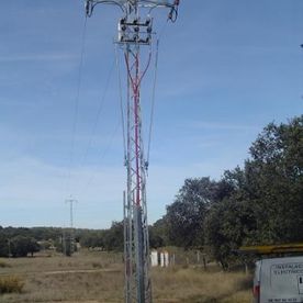 [Company_name_branding] Torre eléctrica de alta tensión