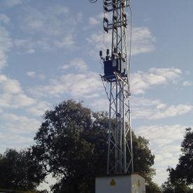 [Company_name_branding] Torre eléctrica de alta tensión