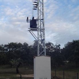 [Company_name_branding] Torre eléctrica de alta tensión