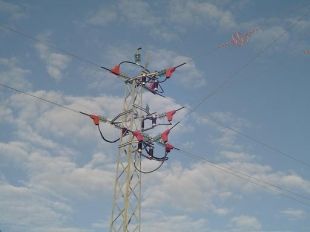 [Company_name_branding] Torre eléctrica de alta tensión